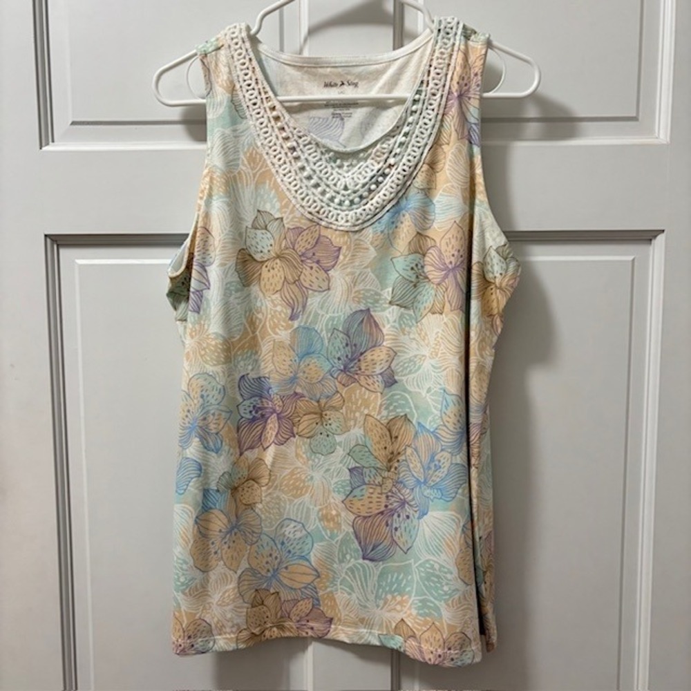 Women's Large 12/14 White Stag Floral Sleeveless Tank Blouse